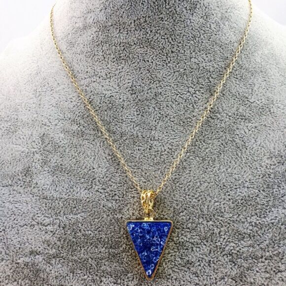 10/$25🦋 T&J Designs Blue Triangle Druzy Necklace - Picture 4 of 5